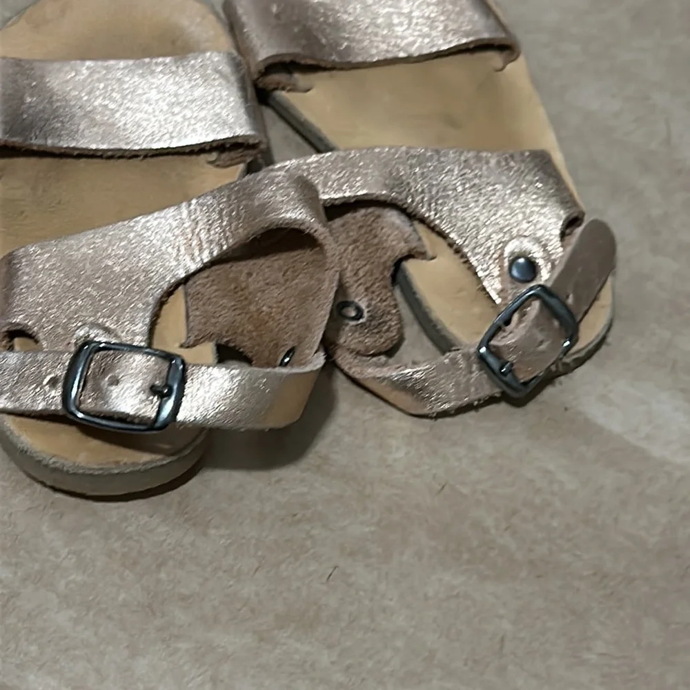ZARA BABY BABY/ METALLIC greek STRAP SANDALS SIZE size 20 or 1 year in EUR SIZE